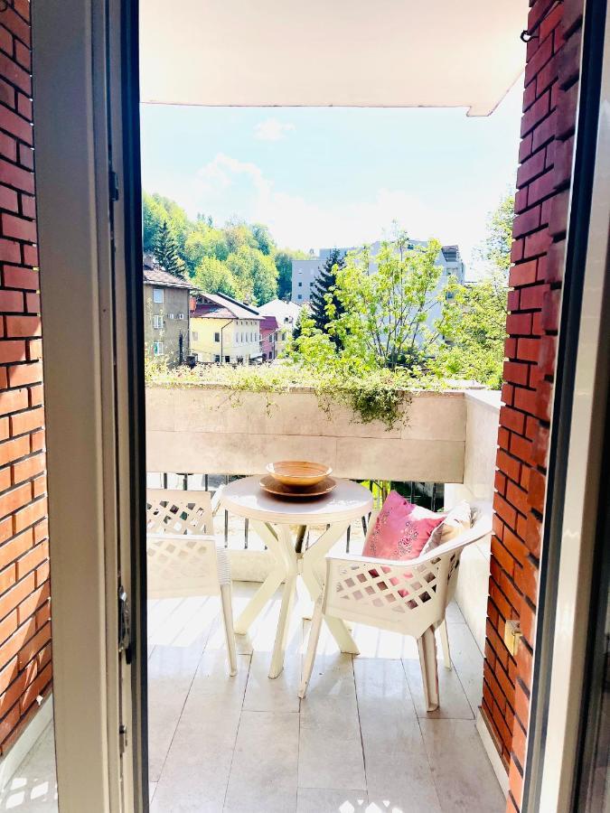 Apartman Centar Sa Sigurnim Parkingom Сараево Экстерьер фото